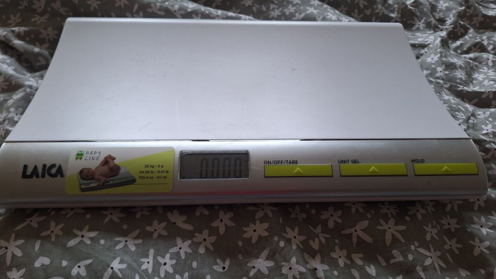 Vând cantar bebeluși Laica folosit