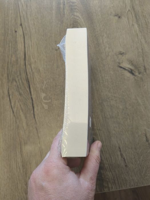 Carte Singur pe lume