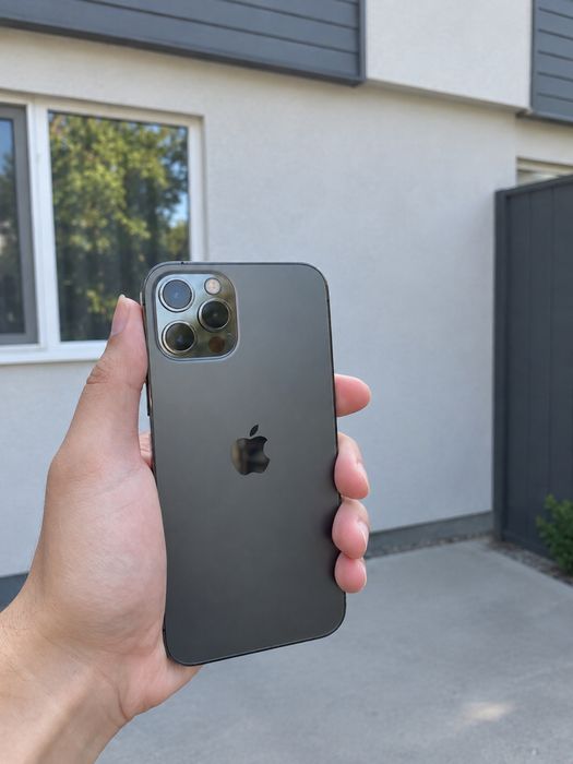 iPhone 12 Pro 256gb не вскрывался