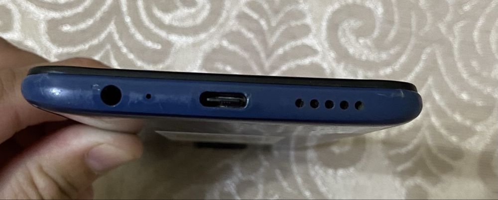 Телефон Redmi Note-9