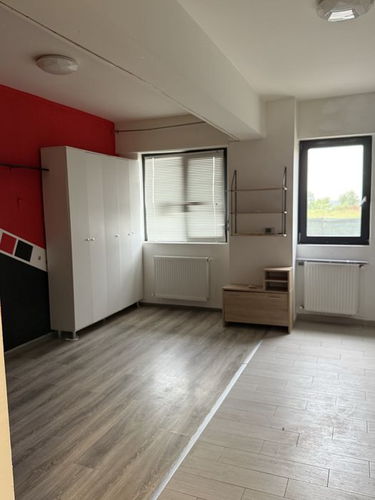 Inchiriere apartament 2 camere parter,,loc parcare inclus