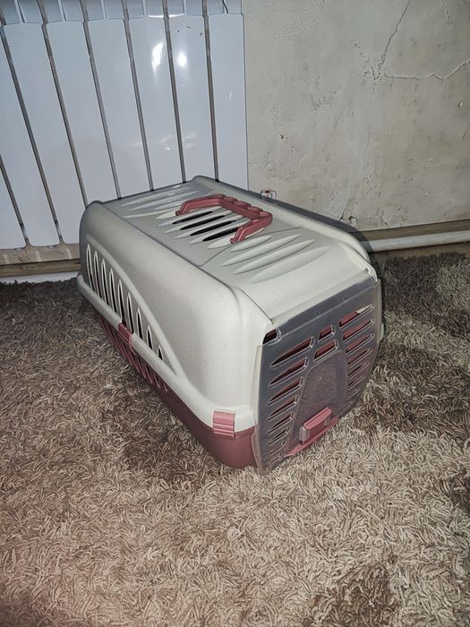 Переноска для кошек и собак