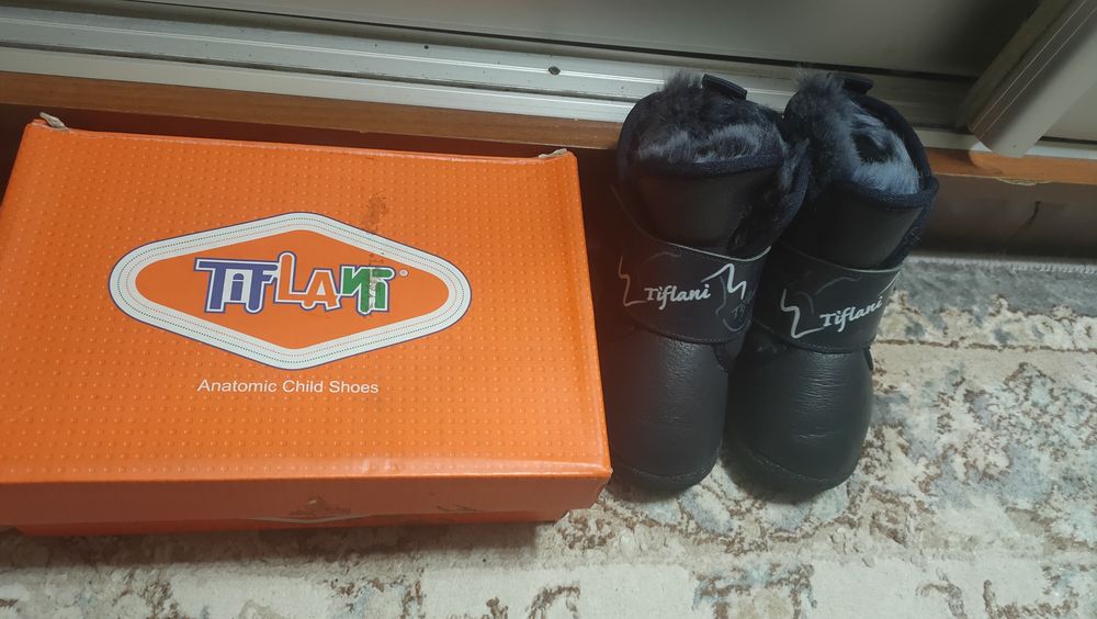 Продам детские сапоги