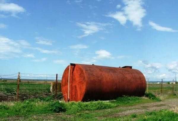 Продавам цистерна 30кубика.