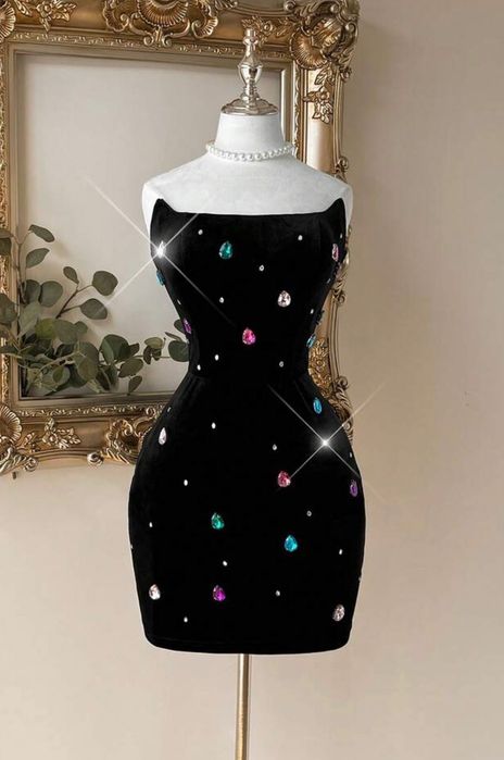 Рокля кадифе с камъни