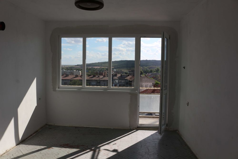 Продава се Двустаен апартамент в Полски Тръмбеш - 72 кв.м за 275 €/кв.м - Снимка #2