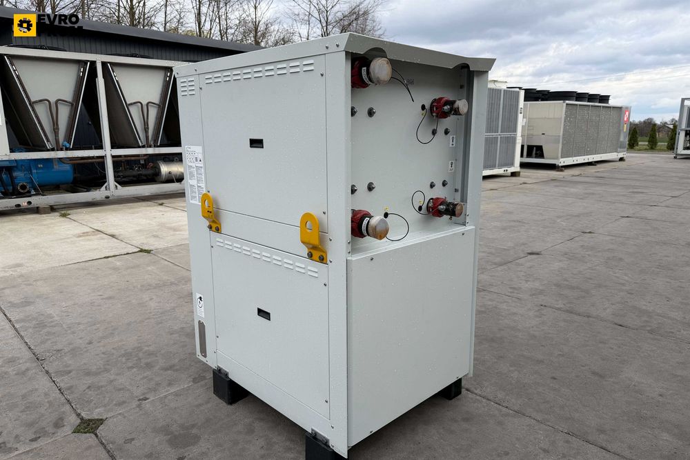 Chiller/Pompă de căldură răcit cu apă CLIMAVENETA – 55.9 kW/62.8 kW | chiller 50 kw pret | Outlet