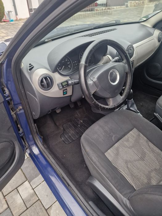 Vând Dacia sandero 2009 1.2  -benzina