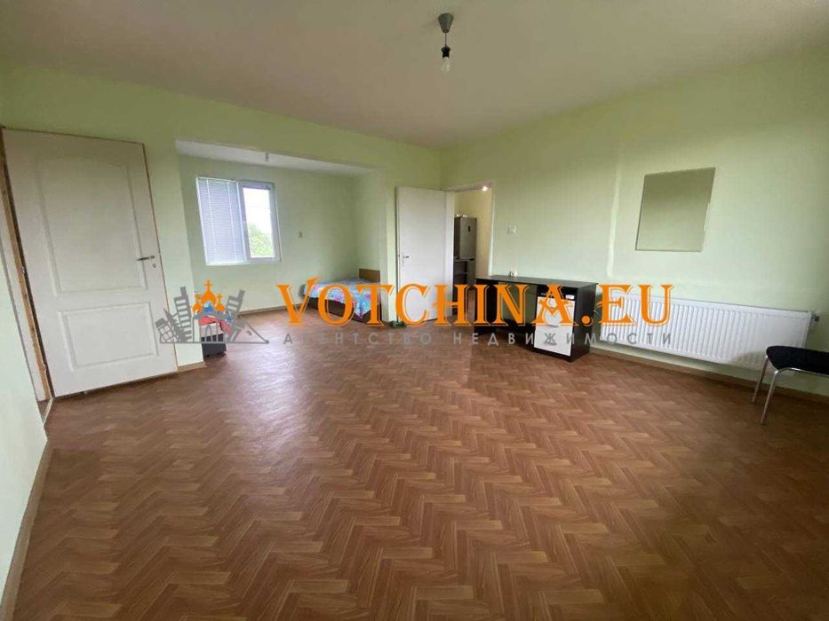 Продава се къща в село Сенокос,област Добрич.