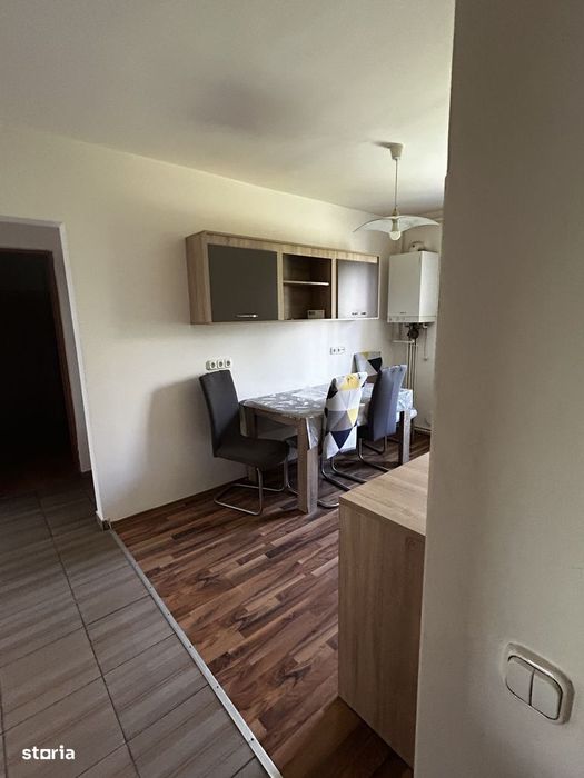 Apartament decomandat, etaj 1, izolat cu balcon inchis, Baragan.