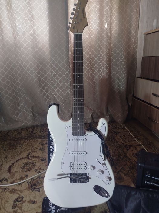 Электрогитарный комплект Levinson SPACK-1 WH