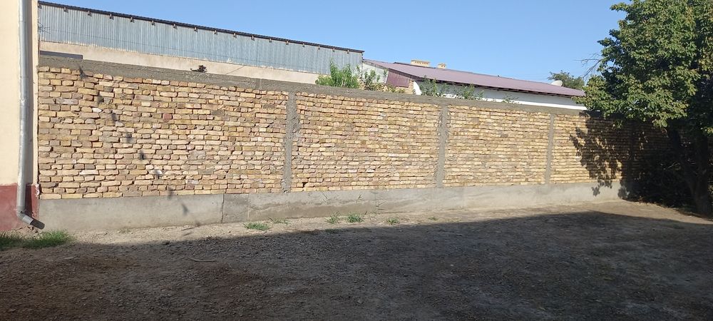 Romitan tumanidan 6 sotixli ikki qavatli Kotedj sotiladi.