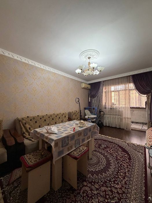 Продаётся 2 комнатная квартира Юнусабад 11  квартал с мебелью и техник