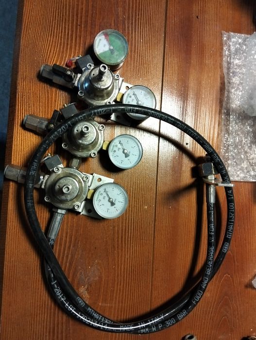 Reductor/regulator de presiune co2