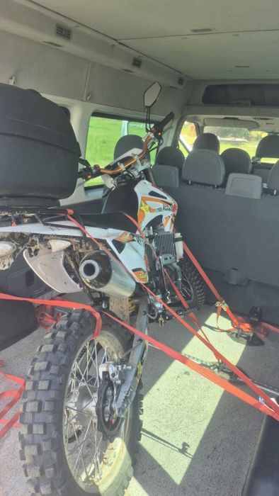 Отдава бус и платформа под наем