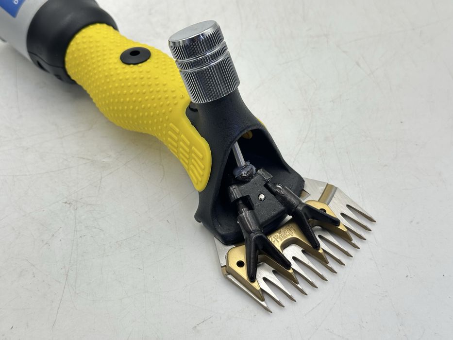 Qoy yungin oladigan apparat