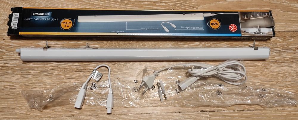 LED лампа и лампа за баня или кухня