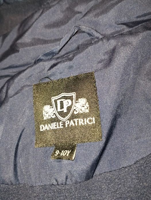 Продам детские куртки на девочку до 14 лет.