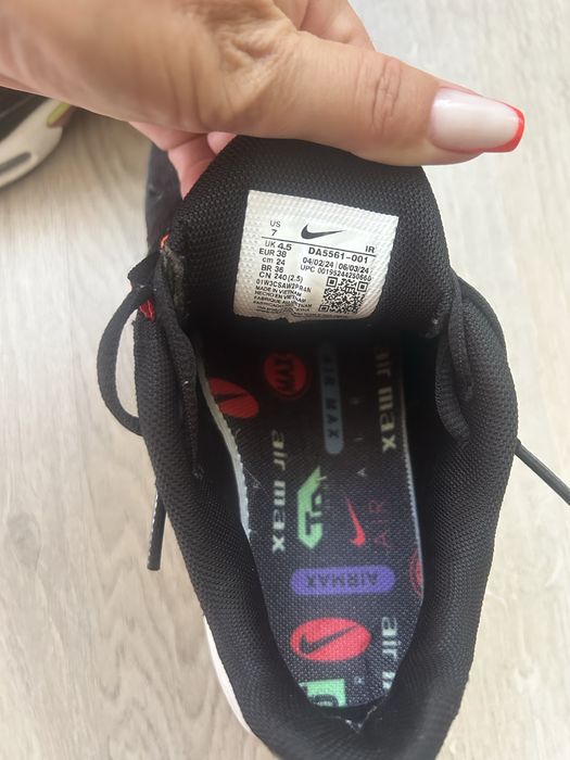 Vand adidasi nike tn