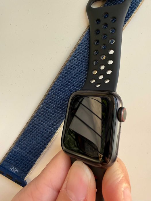 Apple Watch series 6 Nike Black 40mm 32GB