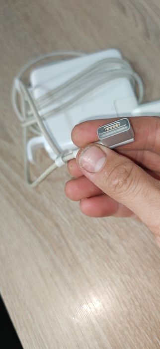 Incarcator original  MacBook