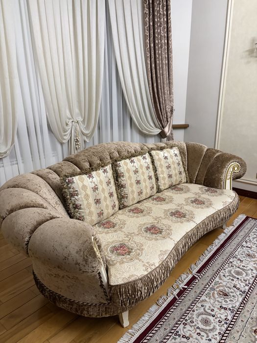 Диван и два кресла