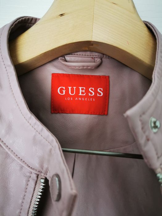 Vând geaca Guess impecabila piele ecologica nude