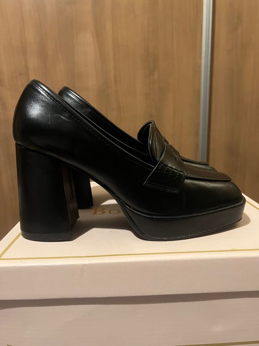 Обувки на висок ток