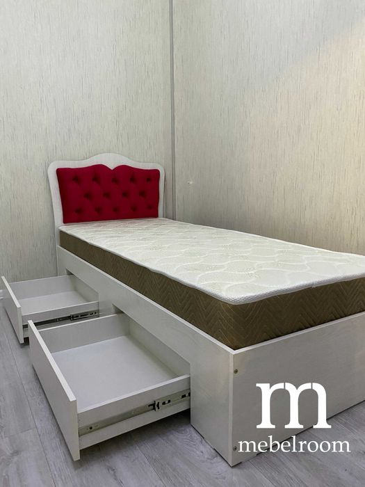 Oдинарный кровать с матрасом Новый в наличии ЛМДФ