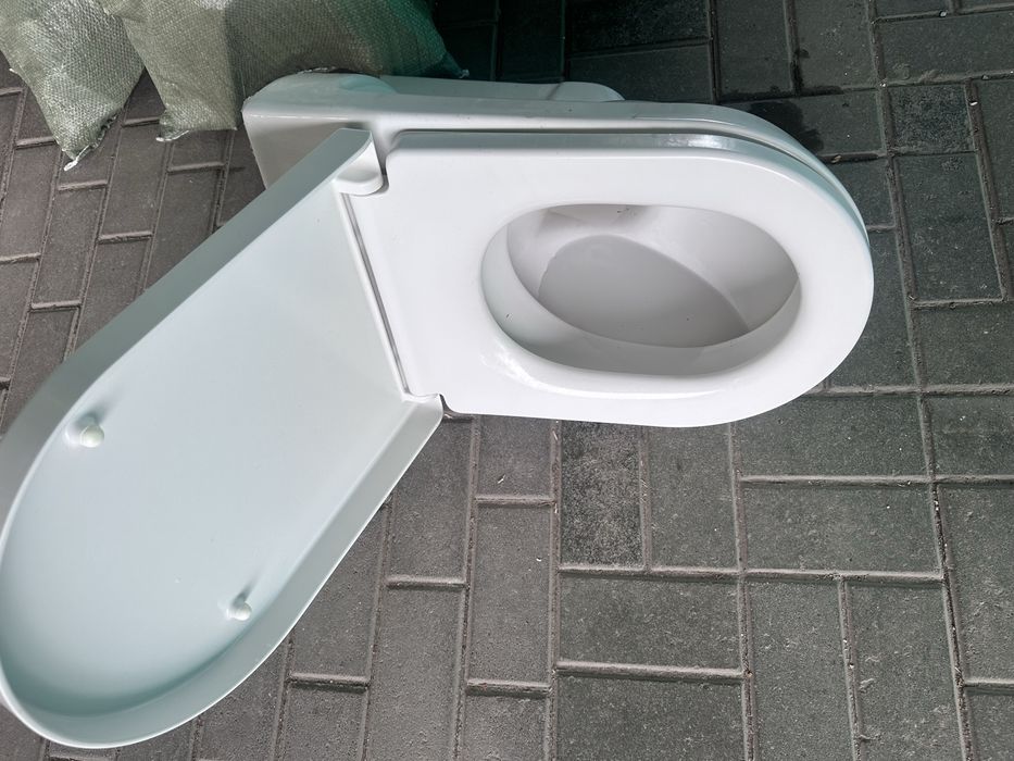 Продам инсталляцию с унитазом