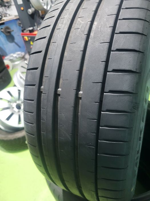 4 бр летни 245/35/19 Falken