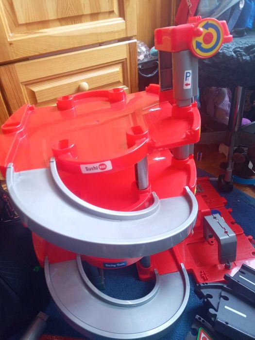 Детски паркинг на 3 нива.