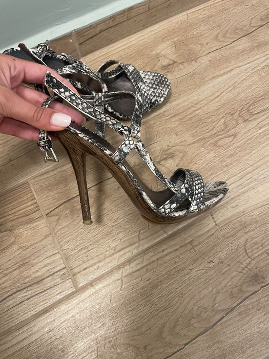 Дамски сандали със змийски принт