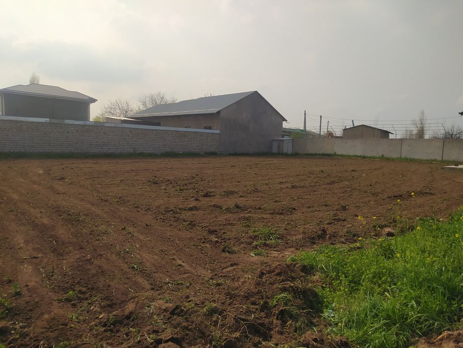 12 сотих хамма шароит бор ер участка сотилади