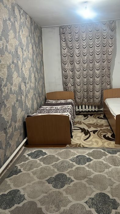3 бөлмелі үй жалға беріледі.
