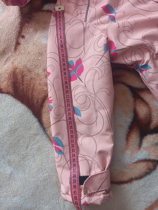 Продам комбинезон для девочки