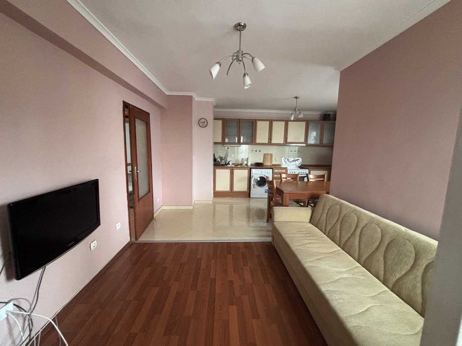 Дава се под наем Тристаен апартамент в София, Младост 2 - 105 кв.м за 900 € - Снимка #1