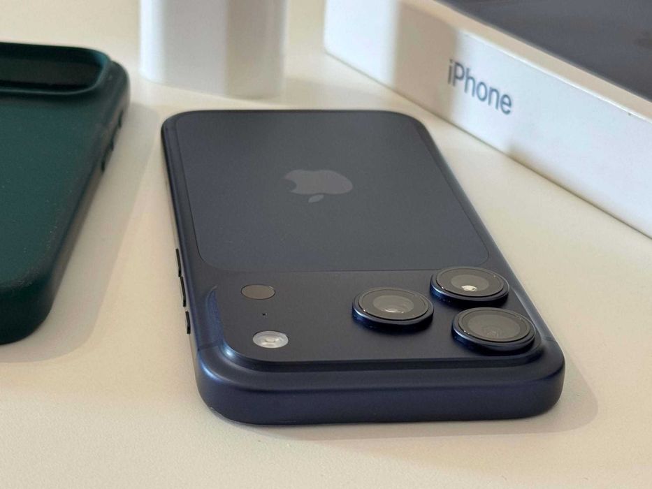Бартер! Гаранция! iPhone 17 Pro Deep Blue (Син) 100% + Адаптер!