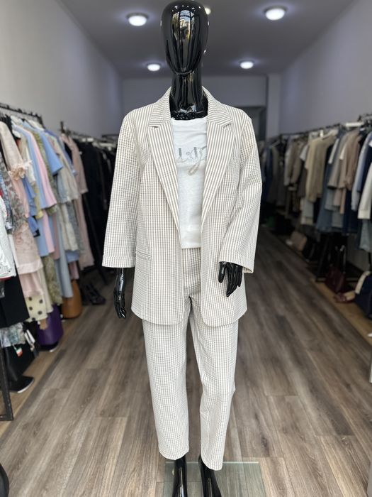 Ленен костюм в пепел от рози цвят