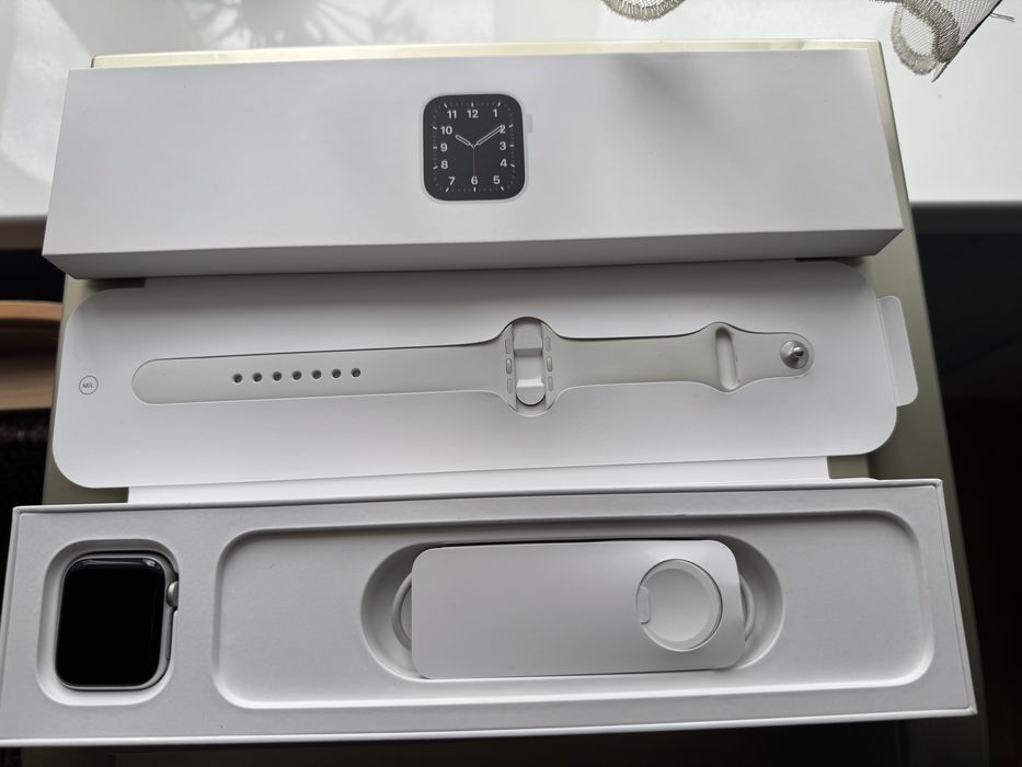 Apple Watch SE Silver 40 mm Оригинал