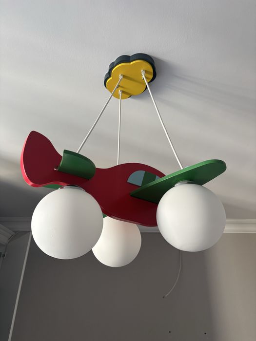 Продается детская люстра-самолетик