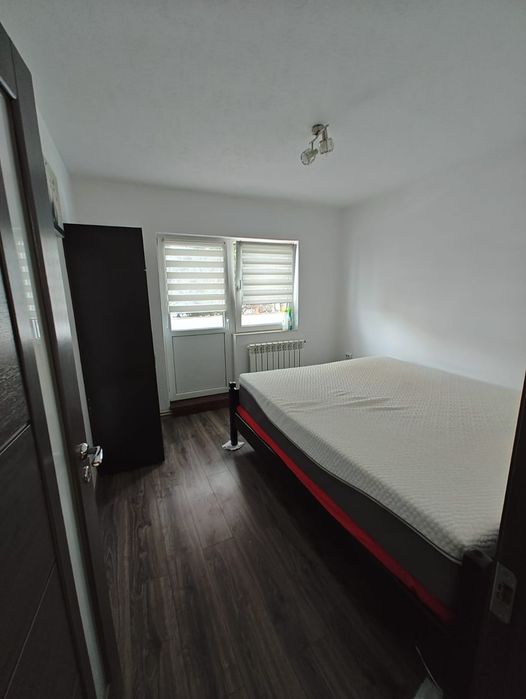 Închiriez apartament