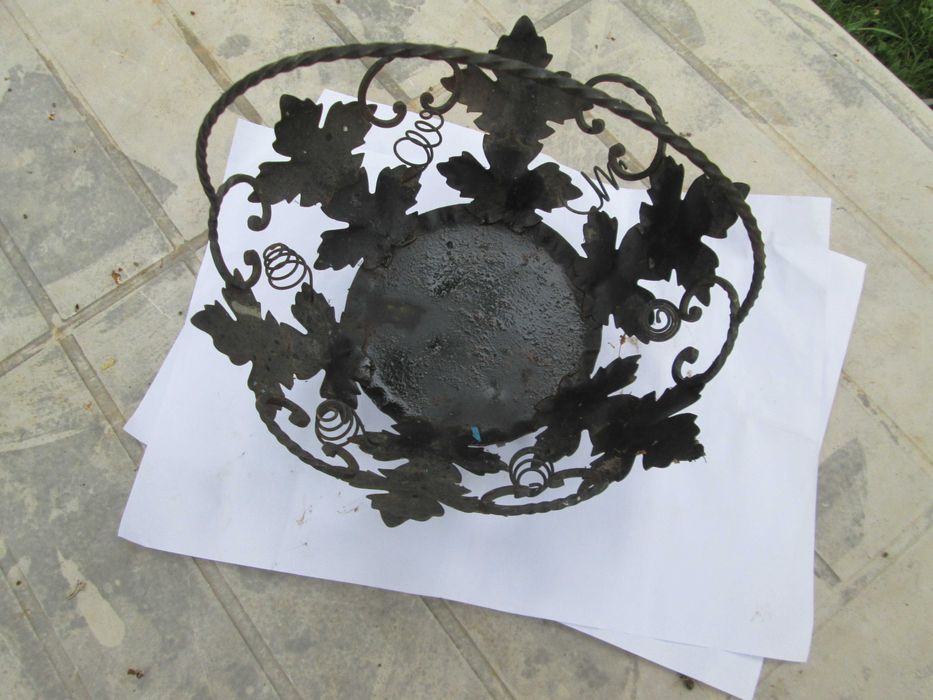 Cos fructe din metal