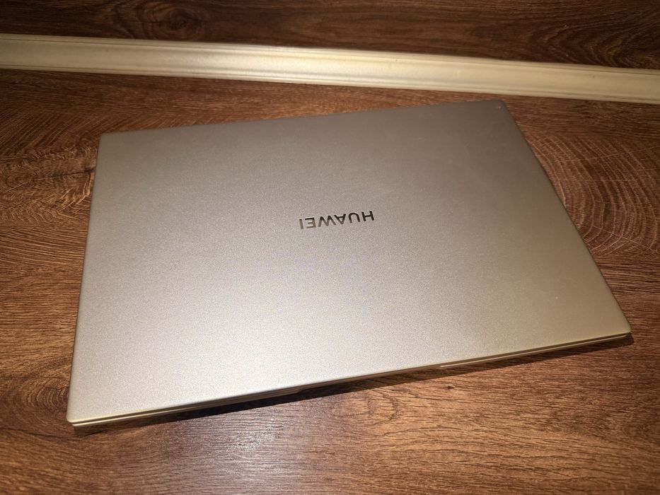 Лаптоп HUAWEI MateBook D 14 с AMD Ryzen 7 3700U