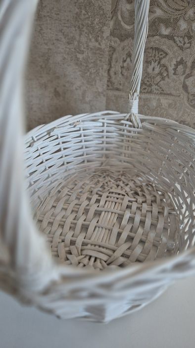 Продам корзину плетёную