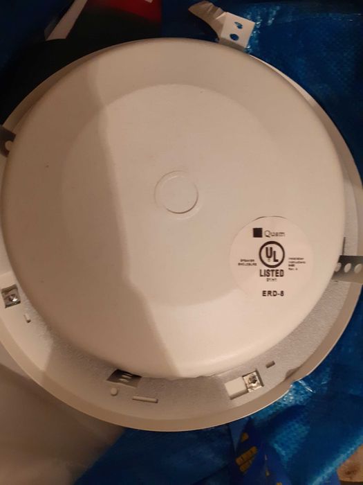 Продавам изключително качествени камера микрофони колони POLYCOM