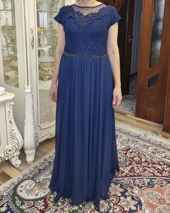 вечерные платье б/у  продается 50$