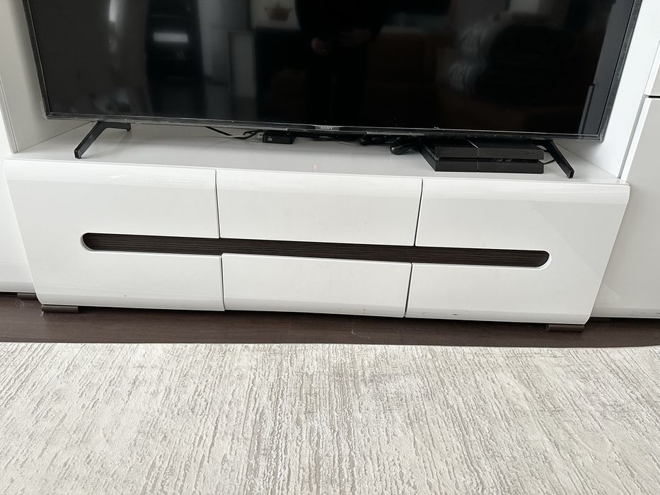 Горка для зала (стенка)