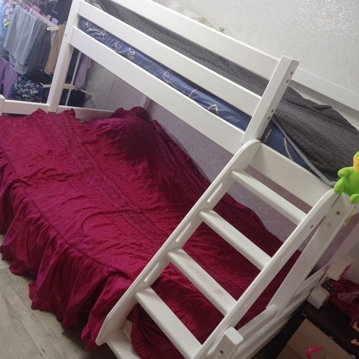 Продам кровать двухъярусная