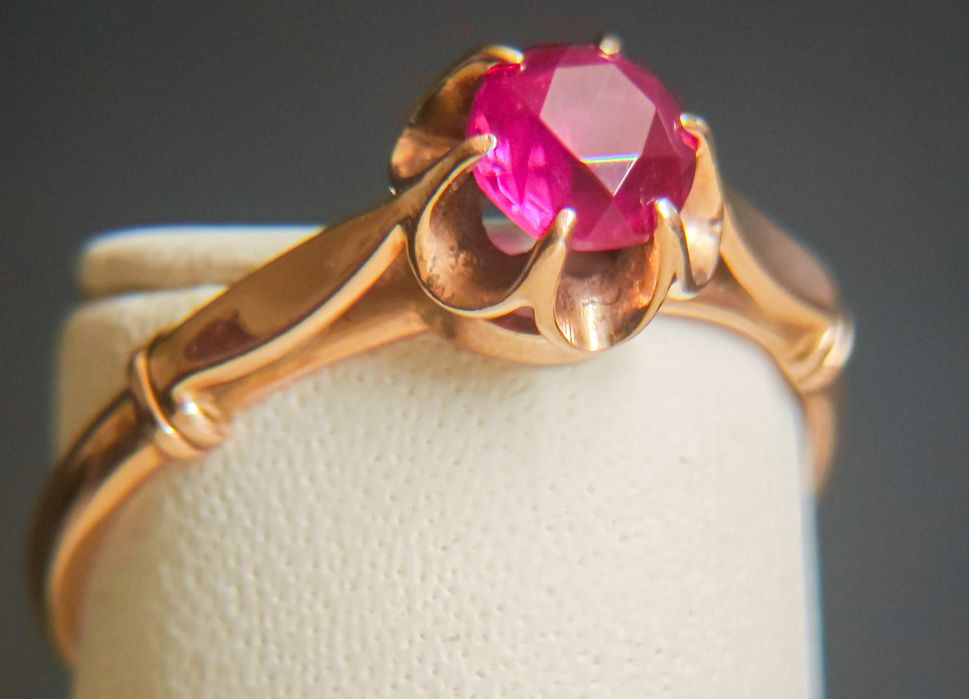 Руски златен сет с рубини